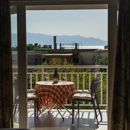 Malbasic Πανσιόν *