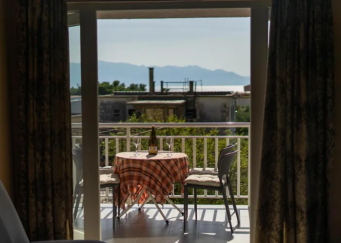 Malbasic 招待所 *